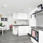 One Bedroom Apartment Short Term Rental & Flexible Renting Shoreditch With Free Wi-Fi